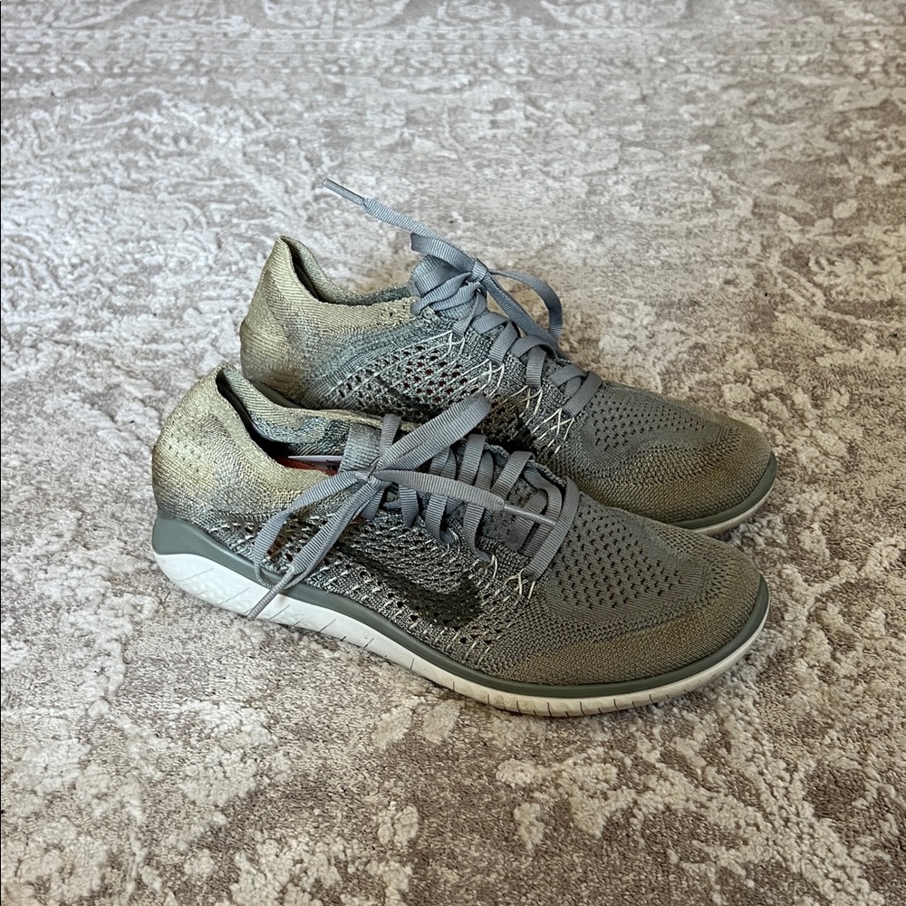 Nike Women's Gray and Gold Sneakers
